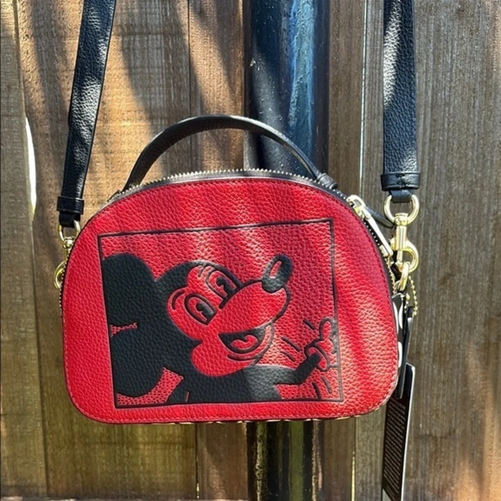 Limited Edición Disney Coach Crossbody Bag in Red and Black with Stylish Design